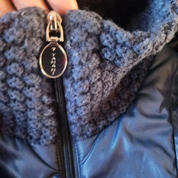T Tahari 100% Polyester Puffer Hood Jacket Blue Zipper Long Sleeve Size Large - Picture 14 of 15